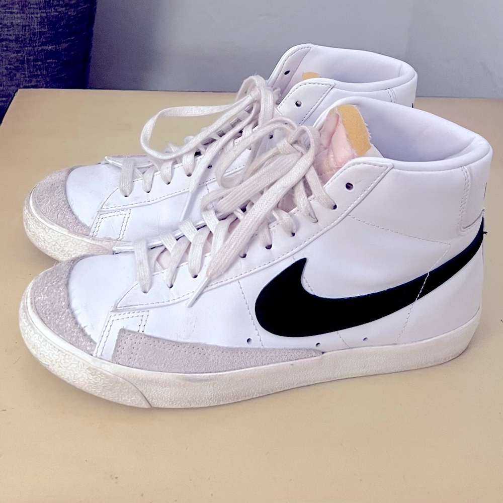 Nike Blazer Hightops White/Black Womens Size 9